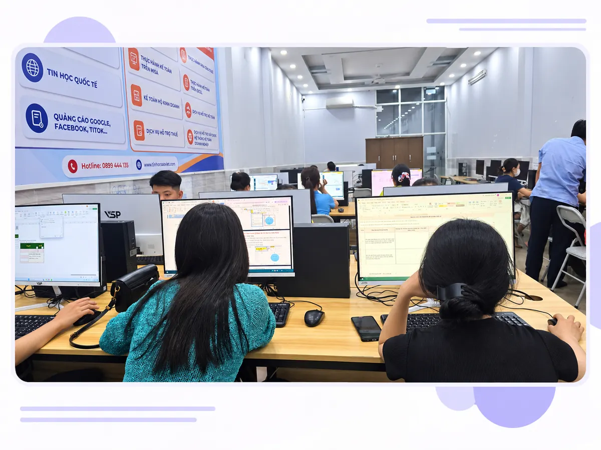 Ảnh minh họa thiết kế từ lớp tin học thực tế do chủ website cung cấp, dùng cho nội dung Word cho công việc văn phòng.